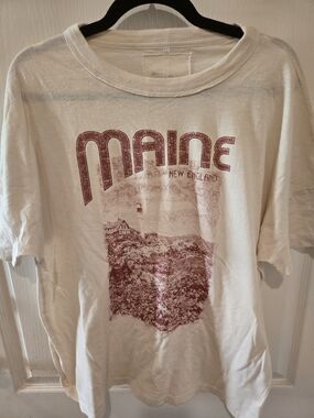 aerie White Short Sleeve 'Maine' Graphic Tee with Maroon Print
